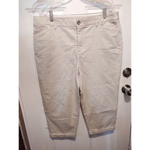 Intro Love The Fit Khaki Capri Length‎ Button Close Pants Women's Size 14